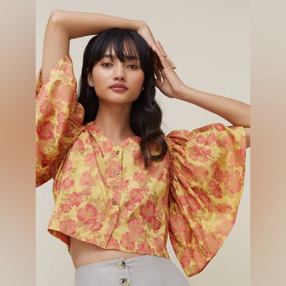 None Tops - Floral crop Top. Size- XS (Fit S too)
